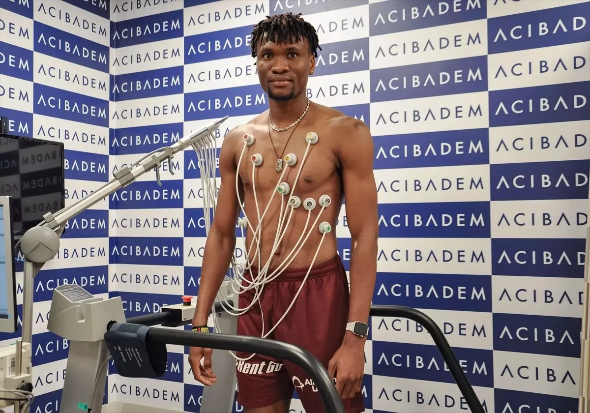 Trabzonspor, Nijeryalı futbolcu Chibuike Nwaiwu'yu renklerine bağladı