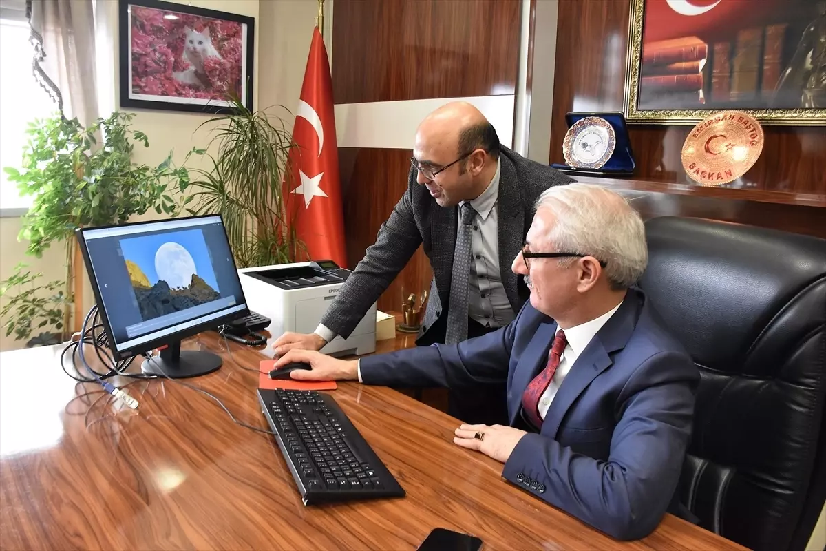 Van Bölge Adliye Mahkemesi Başkanı Baştoğ, AA'nın "Yılın Kareleri" oylamasına katıldı