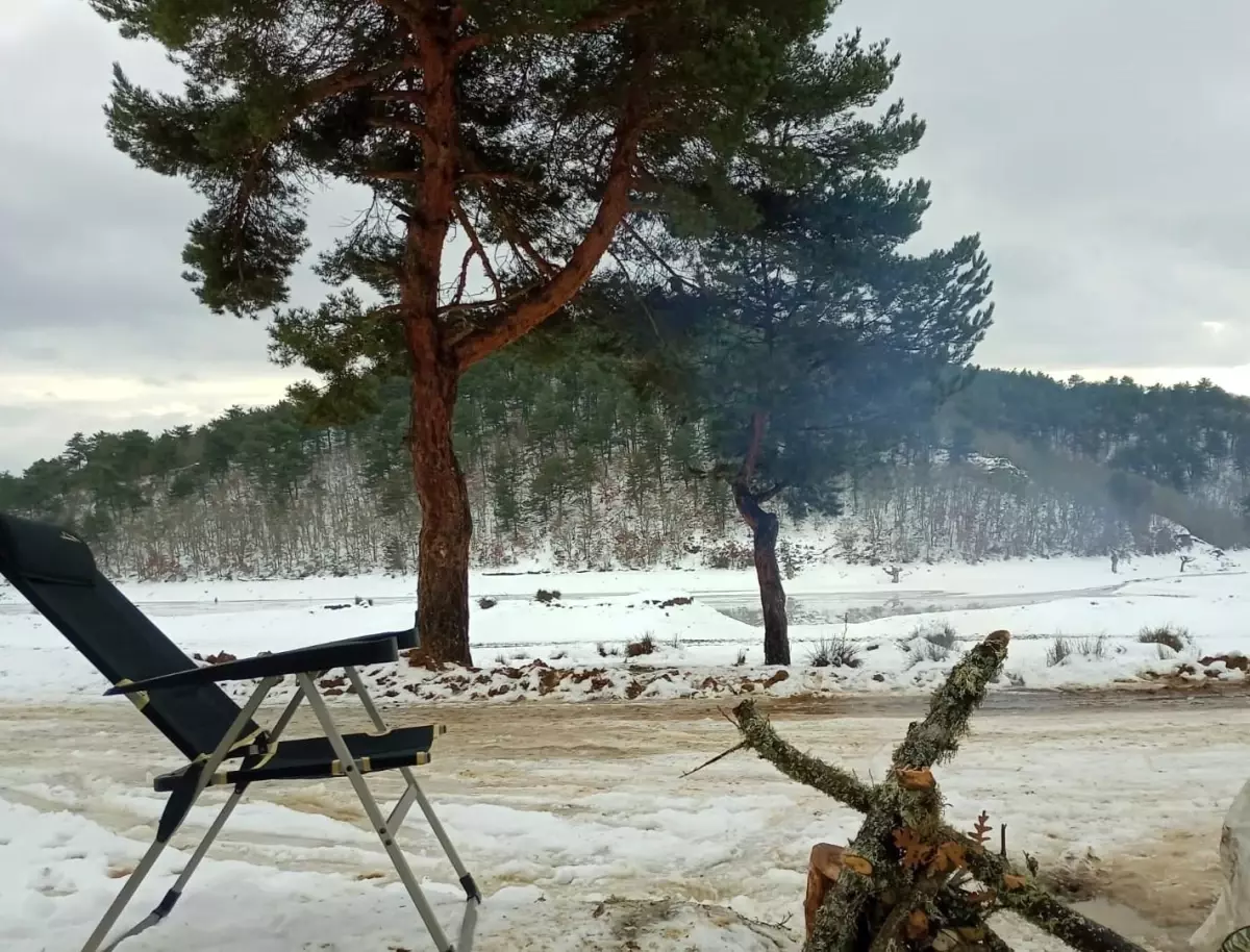 Yağan kar sonrası Adliye Göledi piknikçilerin akınına uğradı