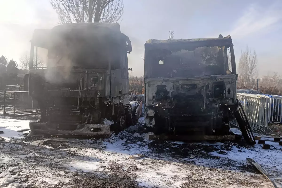 Yediemin otoparkında alkol yüklü tırlar yandı
