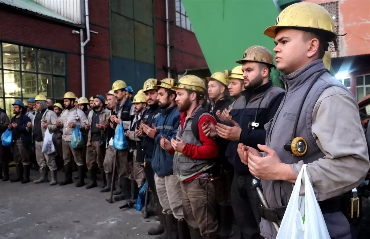 Zonguldak'ta 2013'teki metan gazı faciasında hayatını kaybeden madenciler anıldı