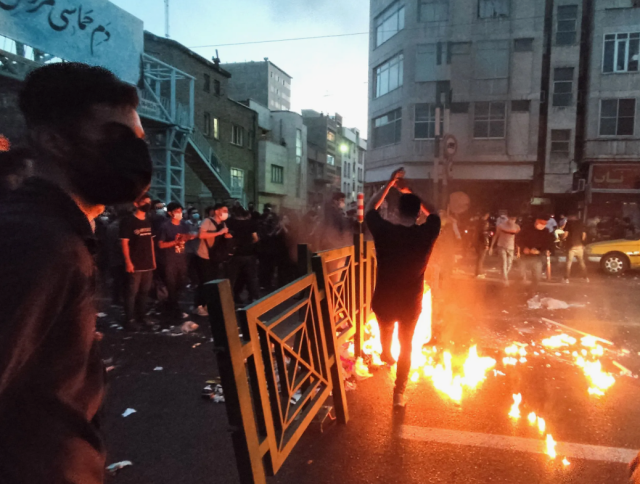 A new threat to Iran, dragged into civil war by the USA