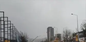 Başkentte kuvvetli fırtına hayatı olumsuz etkiledi