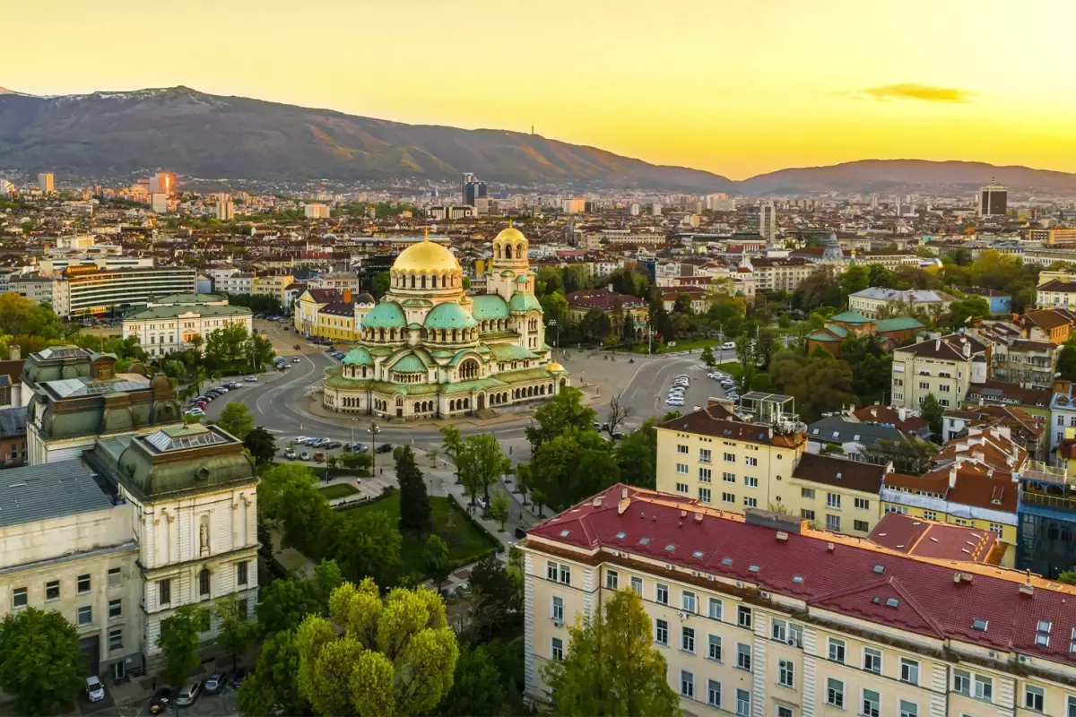 Bulgaristan dijital göçebe vizesi uygulamasını başlattı! İşte başvuru şartları