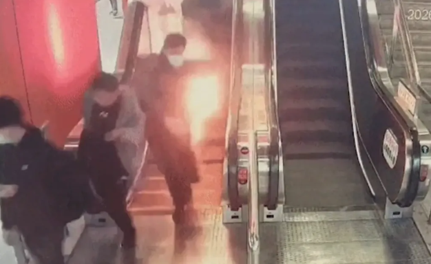 The passenger whose power bank exploded like a bomb was engulfed in flames