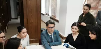 ÇOMÜ Rektörü Erenoğlu, İletişim Fakültesi öğrencileriyle AA'nın 'Yılın Kareleri' oylamasına katıldı