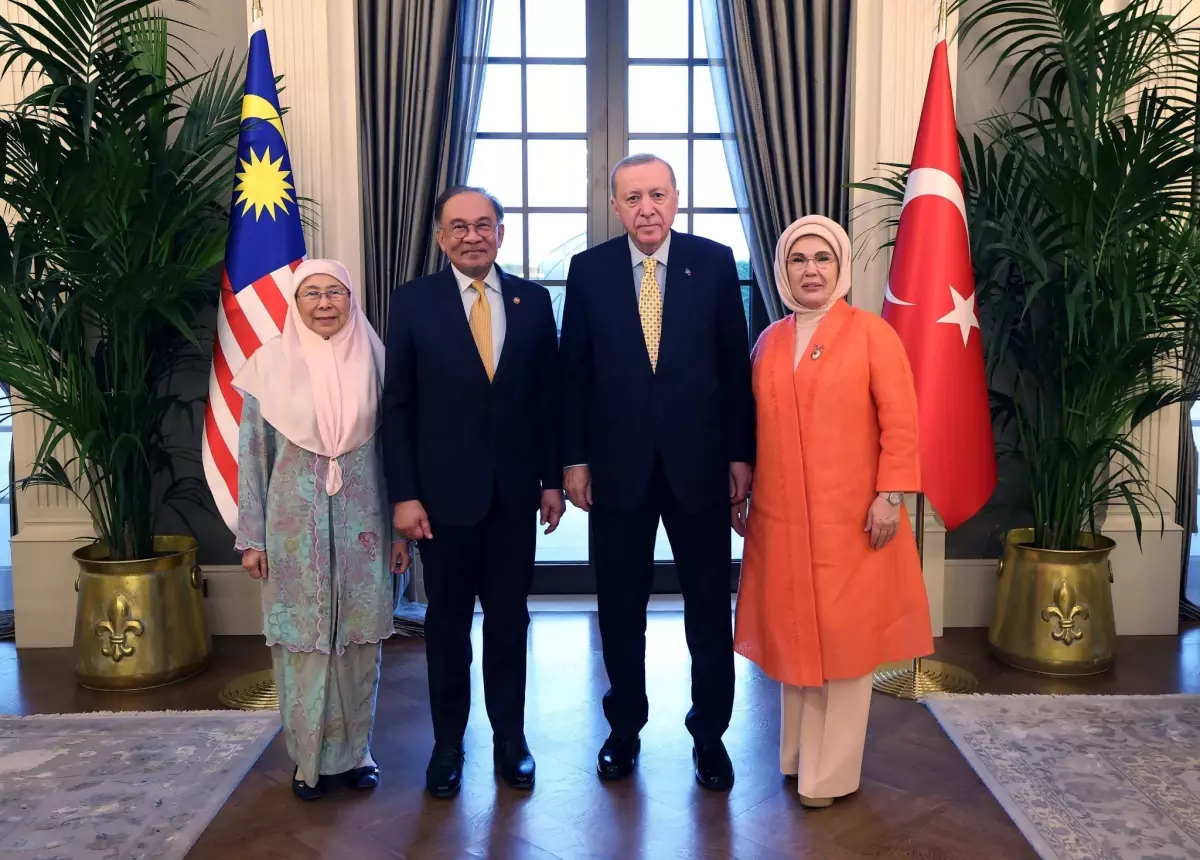 Cumhurbaşkanı Erdoğan, Malezya Başbakanı İbrahim'i kabul etti