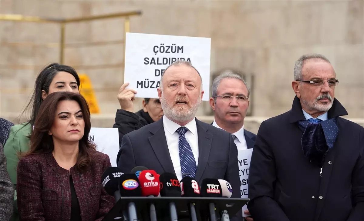 DEM Partili milletvekilleri, Halep'te terör örgütü SDG'ye yönelik operasyona tepki gösterdi