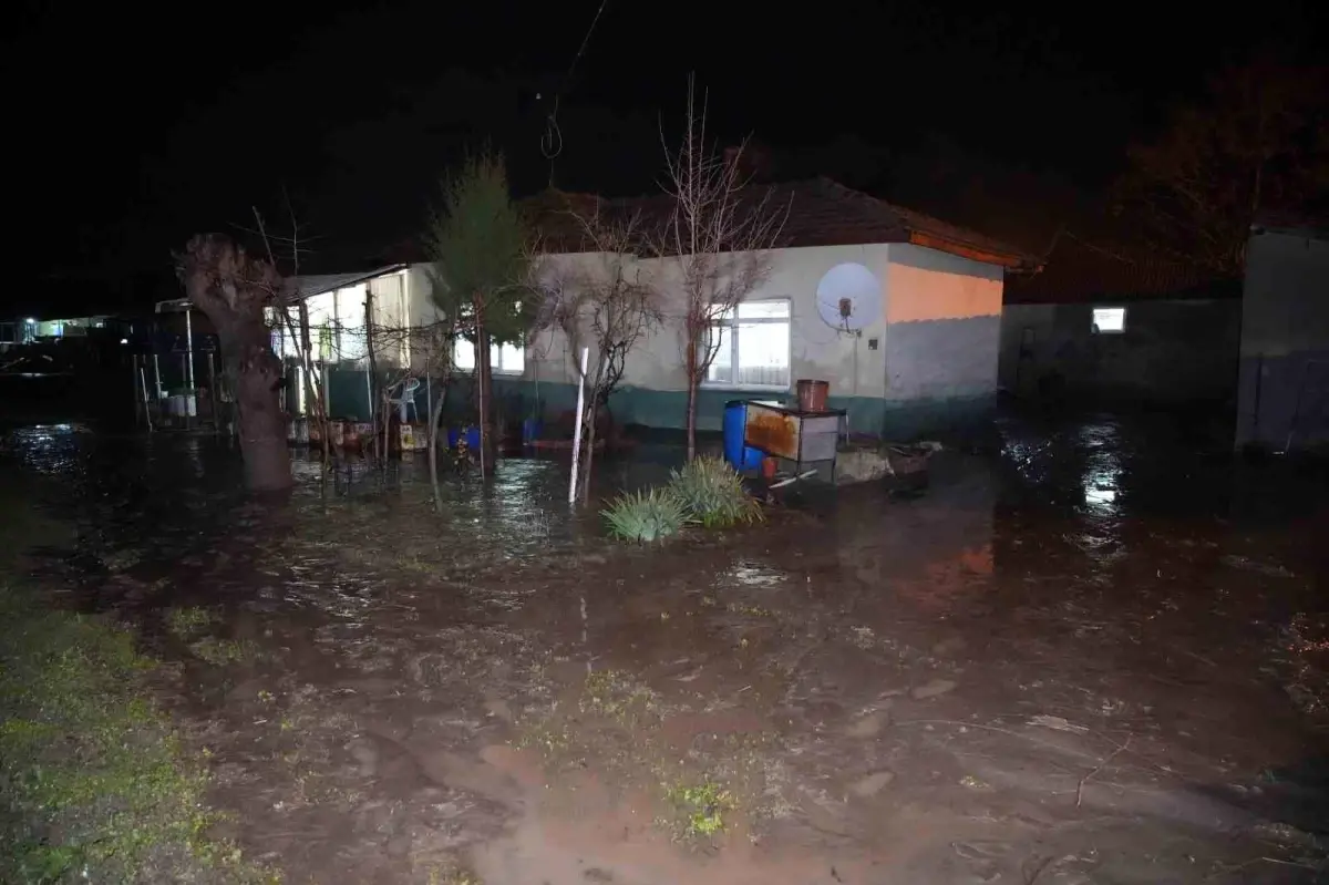 Edirne'de sağanak su baskınlarına yol açtı