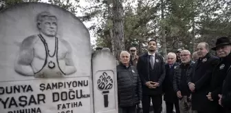 Efsane güreşçi Yaşar Doğu, mezarı başında anıldı