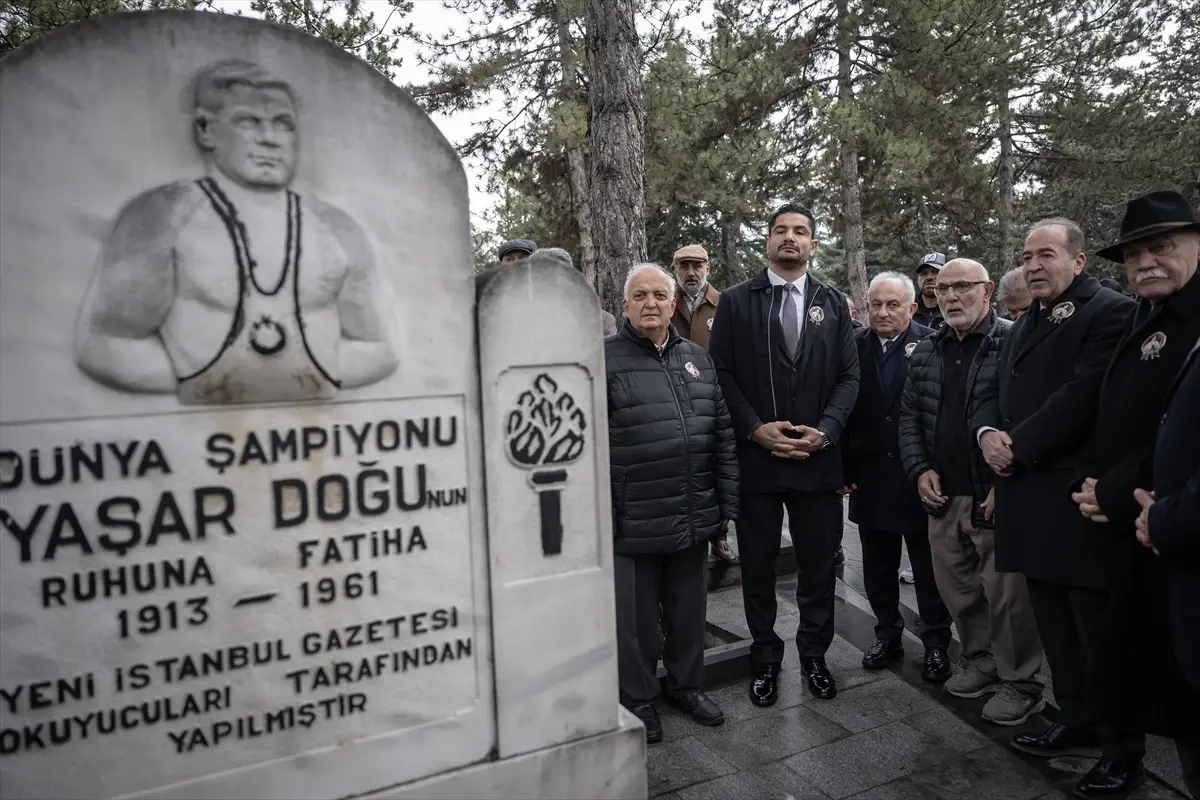 Efsane güreşçi Yaşar Doğu, mezarı başında anıldı