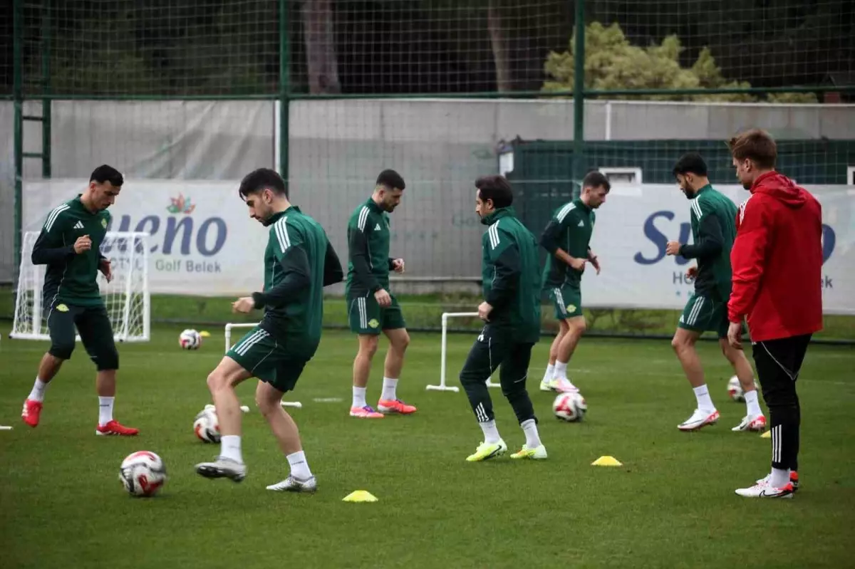 Esenler Erokspor, Antalya'daki devre arası çalışmalarını tamamladı