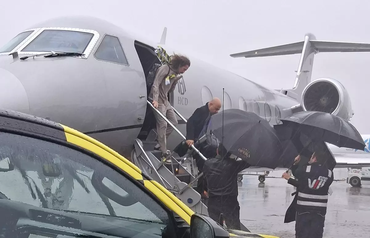 Fenerbahçe'nin yeni transferi Matteo Guendouzi İstanbul'a geldi