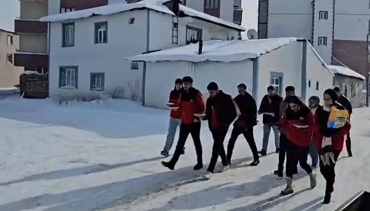 Ardahan Üniversitesi öğrencilerinden örnek sosyal sorumluluk projesi