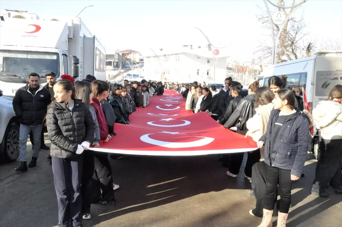 Şehitler Anısına Yürüyüş Düzenlendi