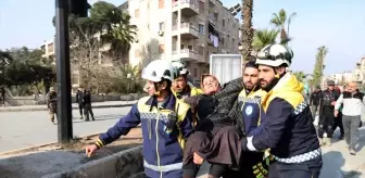 Halep'te sivillerin güvenli geçişi için 'iki insani geçidin' yeniden açıldığı duyuruldu