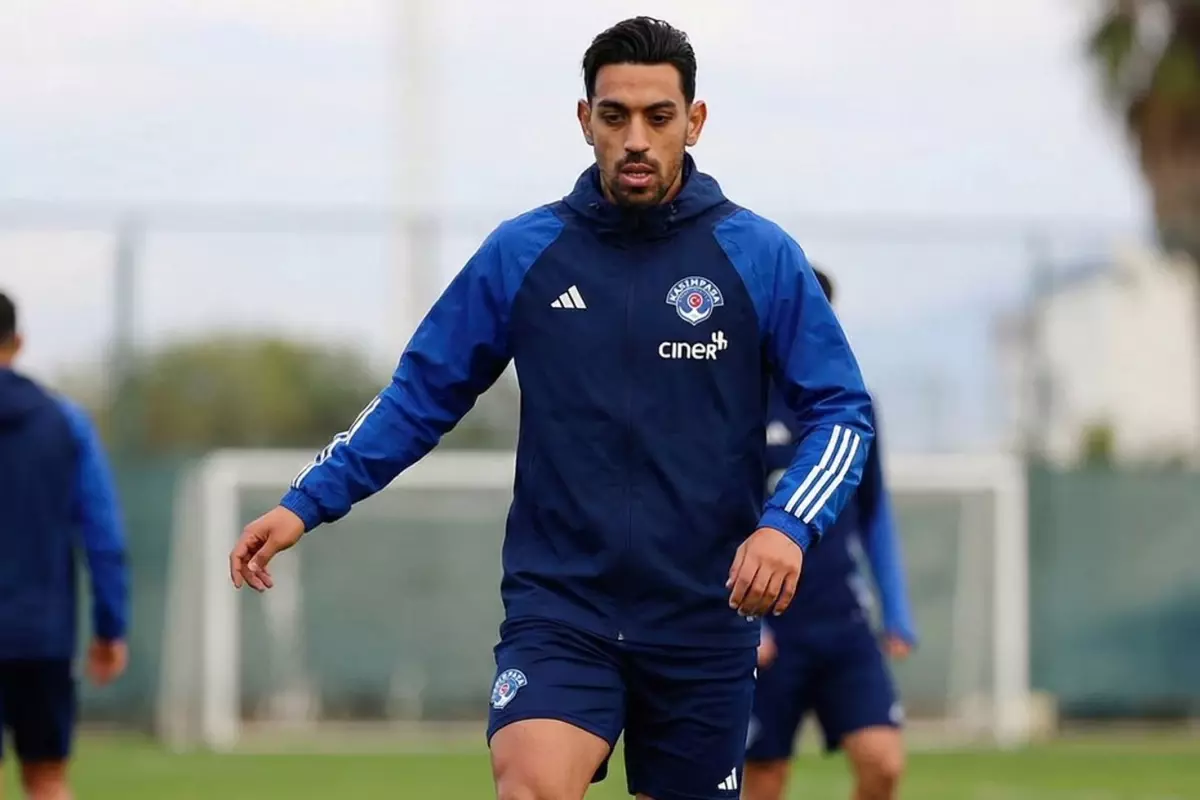 İrfan Can Kahveci, Kasımpaşa'nın Antalya kampına katıldı