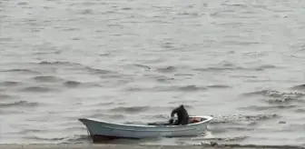 Isparta'nın Eğirdir ilçesinde kuvvetli fırtına ve yağış etkili oldu