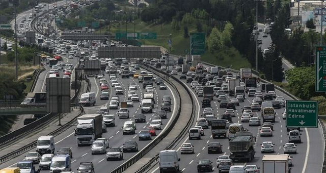 İstanbul'da trafik var mı? SON DAKİKA! Hangi ilçelerde trafik var, hangi yollar kapalı?