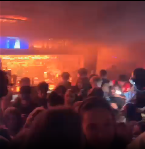 isvicre deki yangin faciasinda 40 kisi olurken 19439909 3991 m