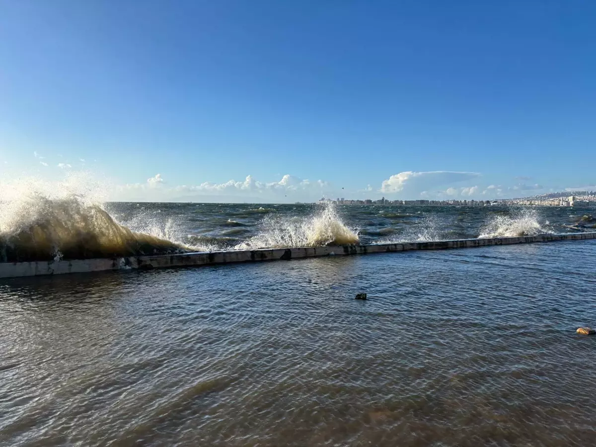 İzmir'de sağanak etkili oldu