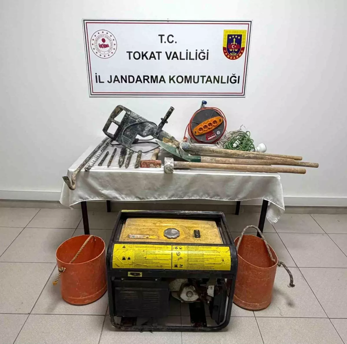 Jandarmadan Tokat'ta kaçak kazı baskını