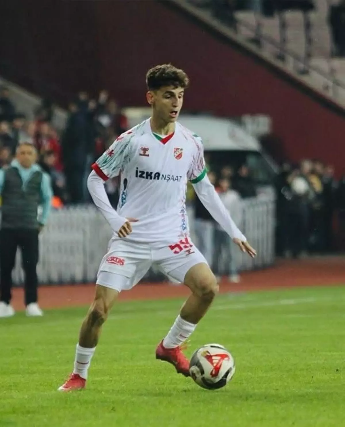 Karşıyaka Adem için Maribor'un teklifini kabul etti