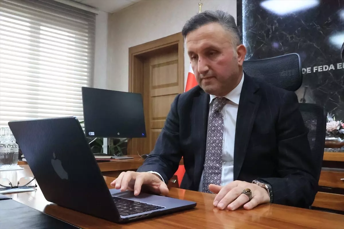 Kayseri İl Milli Eğitim Müdürü Esen, AA'nın "Yılın Kareleri" oylamasına katıldı