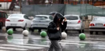 Kırklareli'nde gök gürültülü şiddetli sağanak etkili oluyor