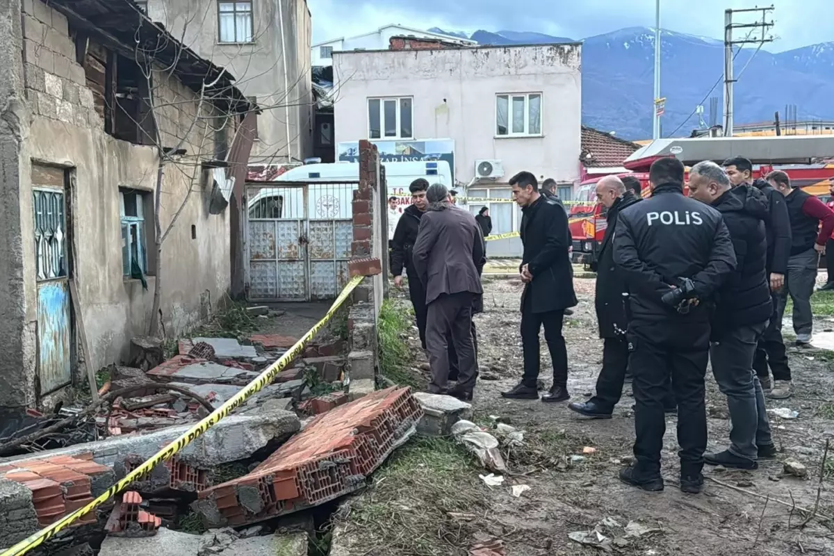 Lodos faciaya yol açtı: Bursa'da çöken duvar can aldı
