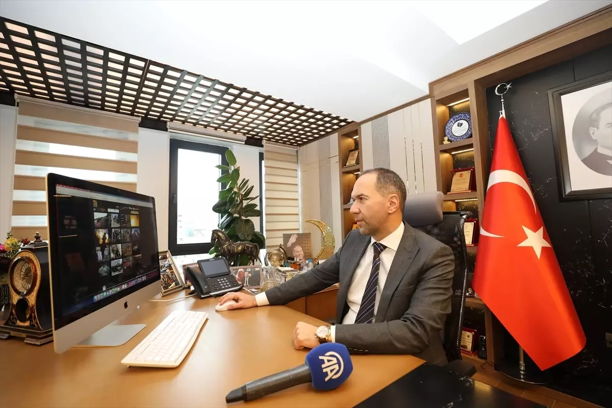 Niğde Belediye Başkanı Özdemir, AA'nın "Yılın Kareleri" oylamasına katıldı