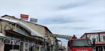 Nusaybin'de tehlike oluşturan buz sarkıtları temizleniyor