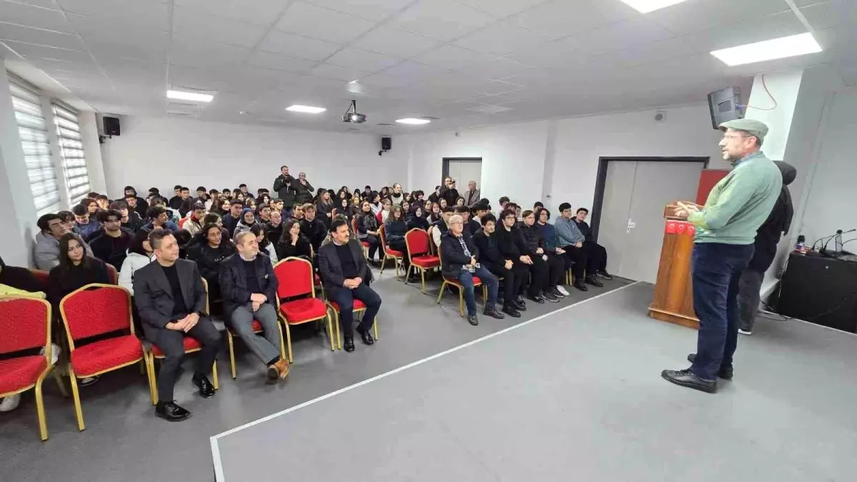 Prof. Dr. Güğercin, yıllar sonra okuluna gelerek tecrübelerini anlattı