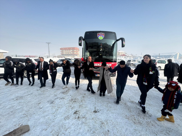 They celebrated Recep Tayyip Erdoğan's gift by dancing in a line
