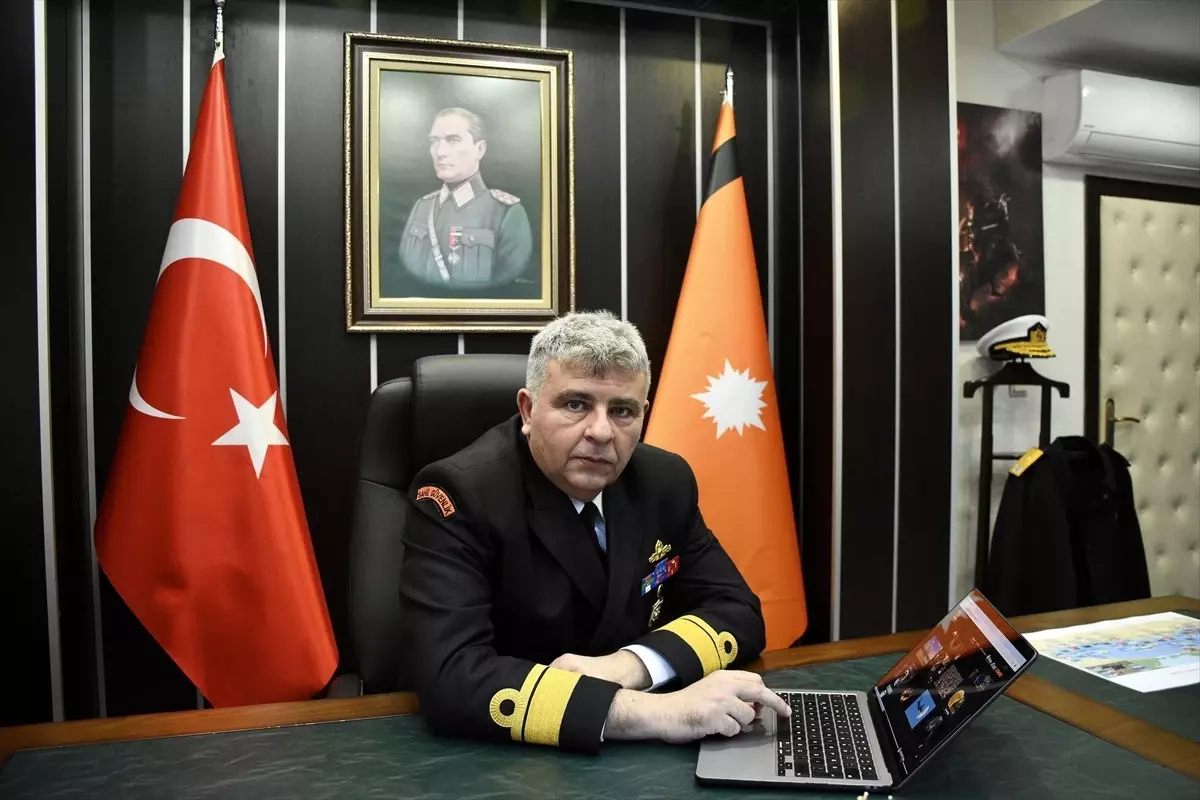 Sahil Güvenlik Karadeniz Bölge Komutanı Bahadır, AA'nın 'Yılın Kareleri' oylamasına katıldı