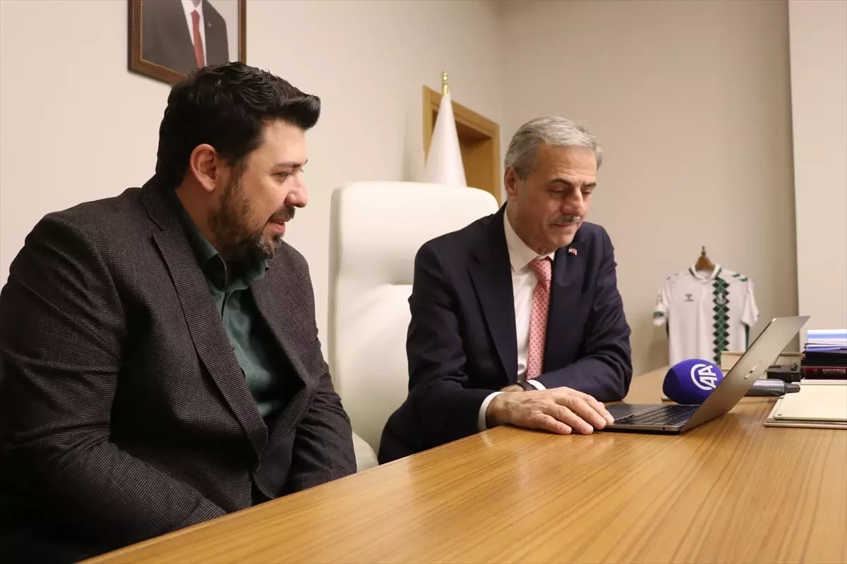 Sakarya Büyükşehir Belediye Başkanı Alemdar, AA'nın "Yılın Kareleri" oylamasına katıldı