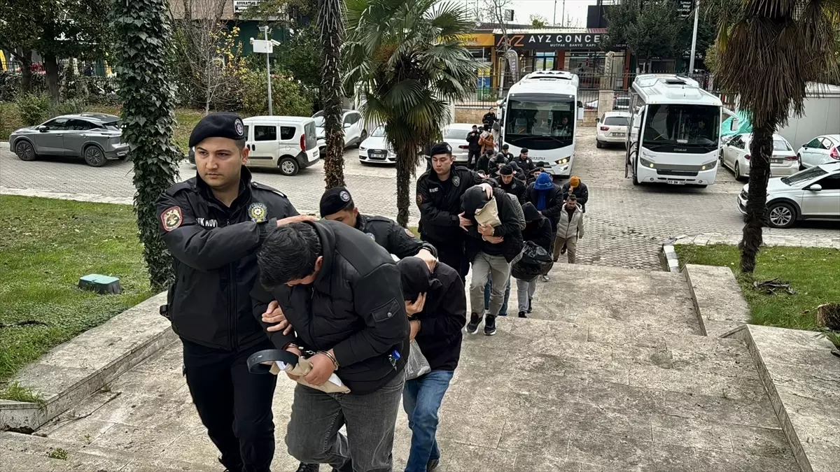 Samsun merkezli 19 ilde 'çocuk müstehcenliği' operasyonunda yakalanan 20 zanlı adliyede