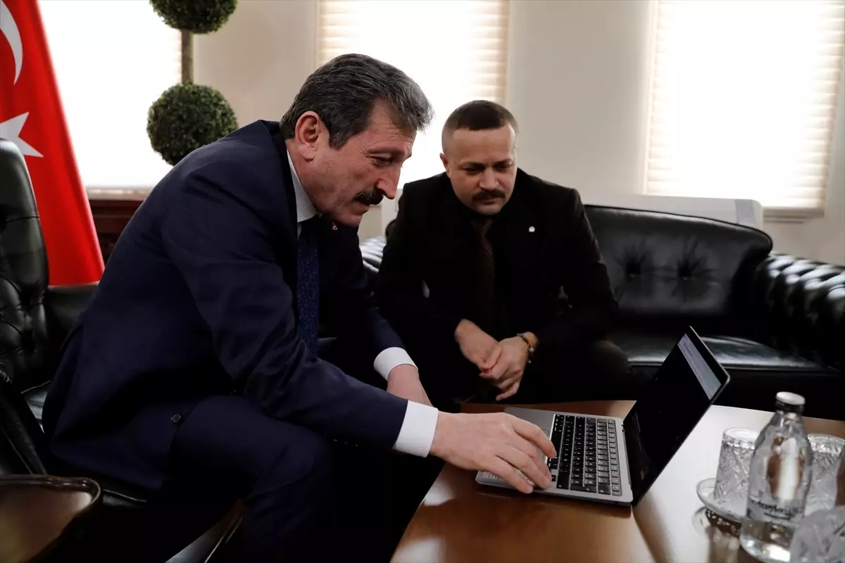 Samsun Valisi Tavlı, AA'nın "Yılın Kareleri" oylamasına katıldı