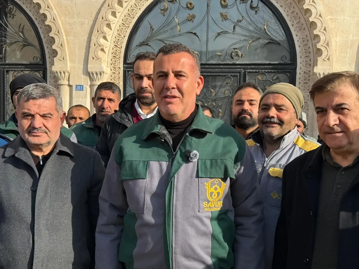 Savur Belediye Başkanı Hamidi, karla mücadelede görev alan personele teşekkür etti