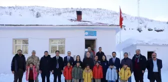 Şemdinli Kaymakamı Akpınar'dan okul ziyareti