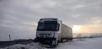 Sivas'ta buzlanma nedeniyle meydana gelen kazalarda 3 kişi yaralandı