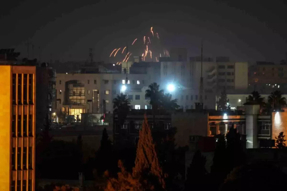 Suriye ordusu Halep'in Eşrefiye Mahallesi'nde birçok noktada kontrolü sağladı