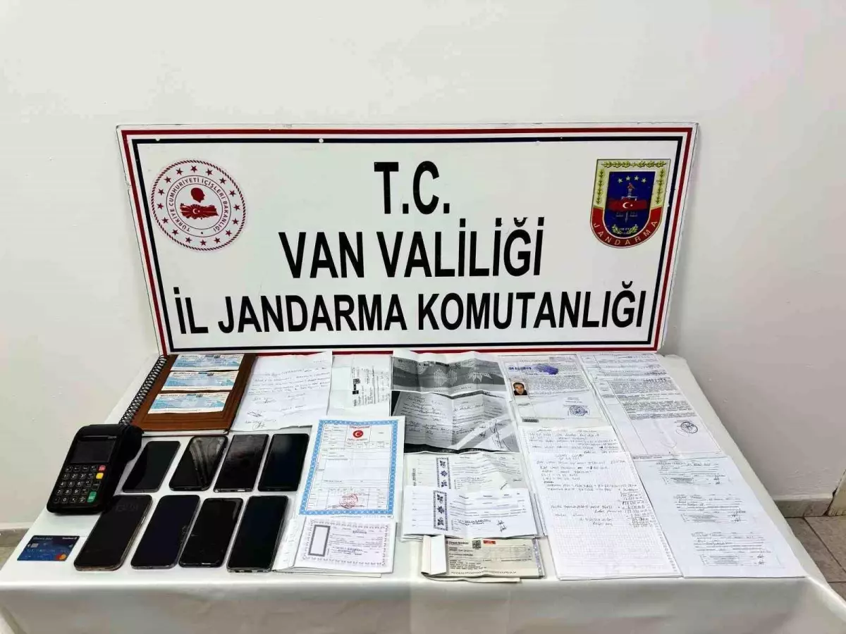 Van'da 'tefecilik' operasyonu: 8 gözaltı