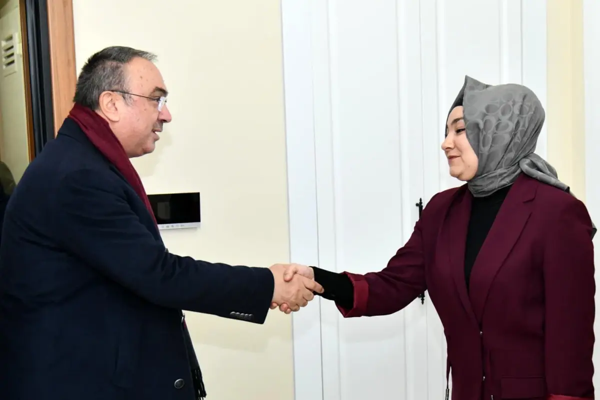 Vali Recep Soytürk, Şehit Ayşe Aykaç'ın Kızı Burcu Zengin'i Ziyaret Etti