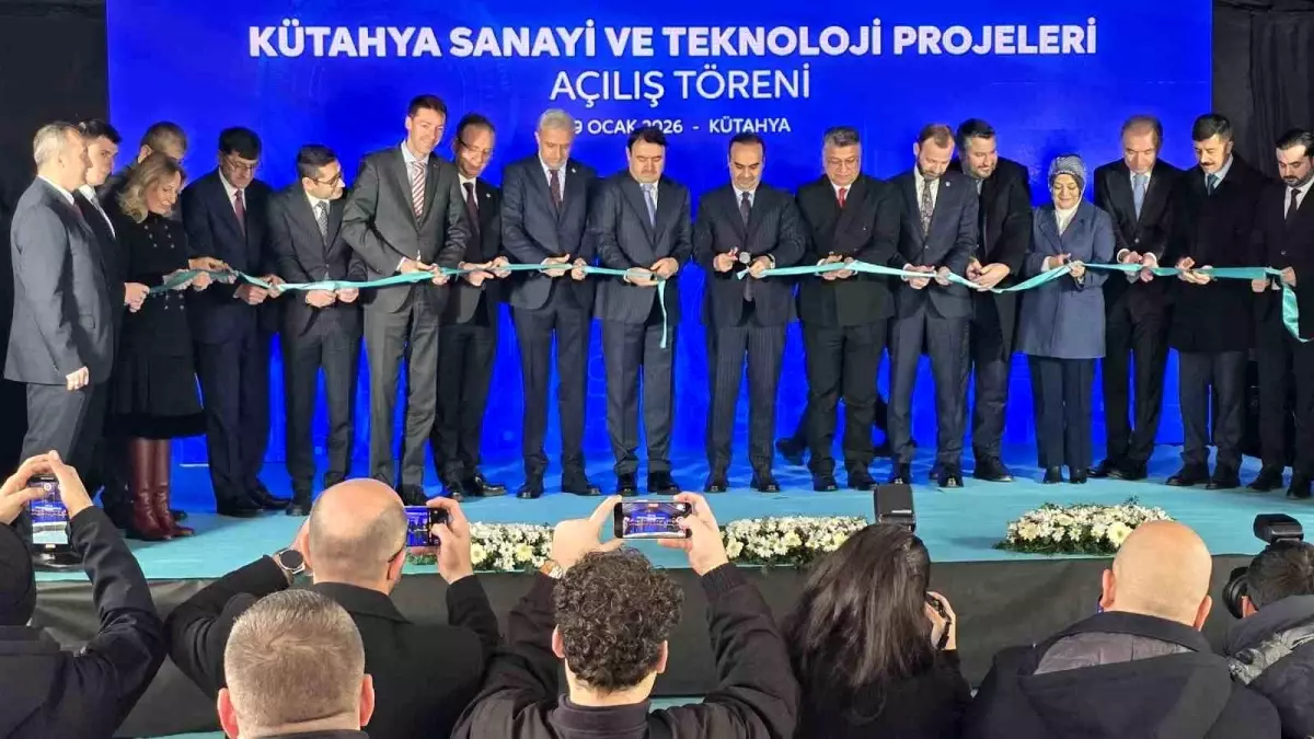 Bakan Kacır: "Kütahya'yı teknoloji ve inovasyonda lider şehirlerden biri haline getireceğiz"