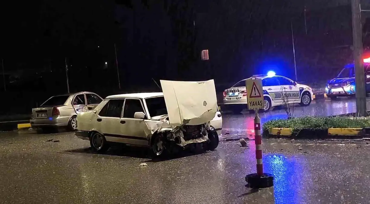 Bartın'da sağanak yağış kazayı beraberinde getirdi: 2 yaralı