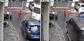 Bayrampaşa'da bir çocuğun ambulansa yol açmak için trafiği yönlendirmesi kamerada