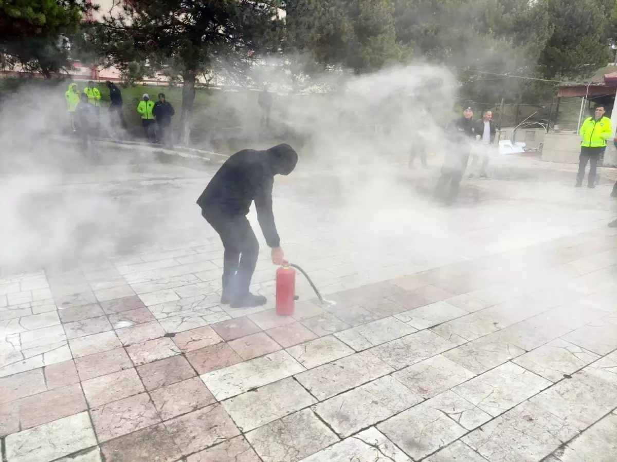 Bilecik Polis Evi'nde afet ve yangın farkındalık eğitimi
