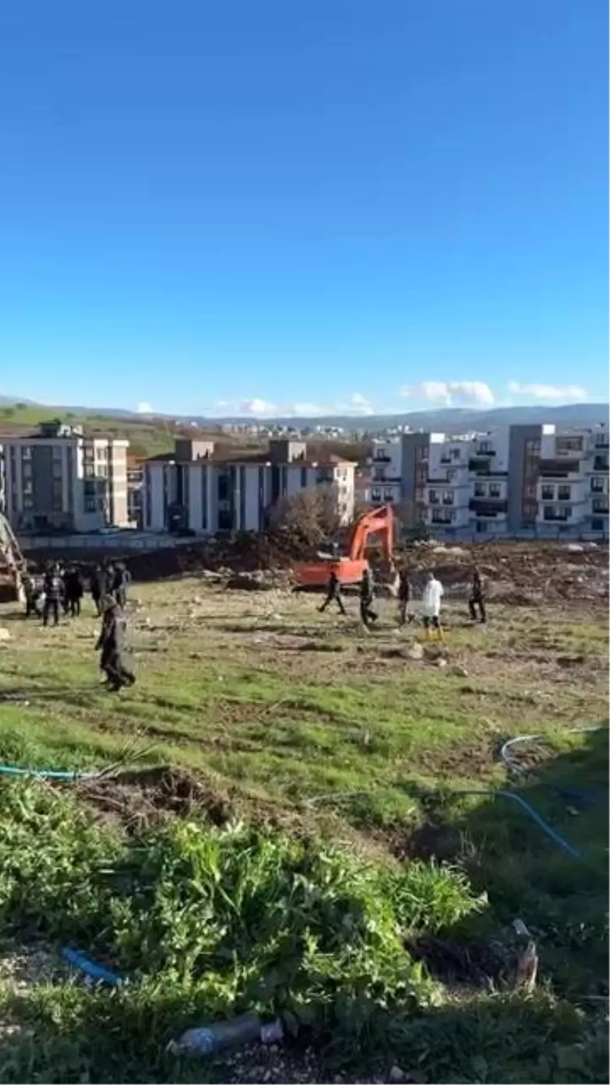 Bursa'da inşaat sahasında patlama kontrolden çıktı... Araçlar, binalar hasar aldı