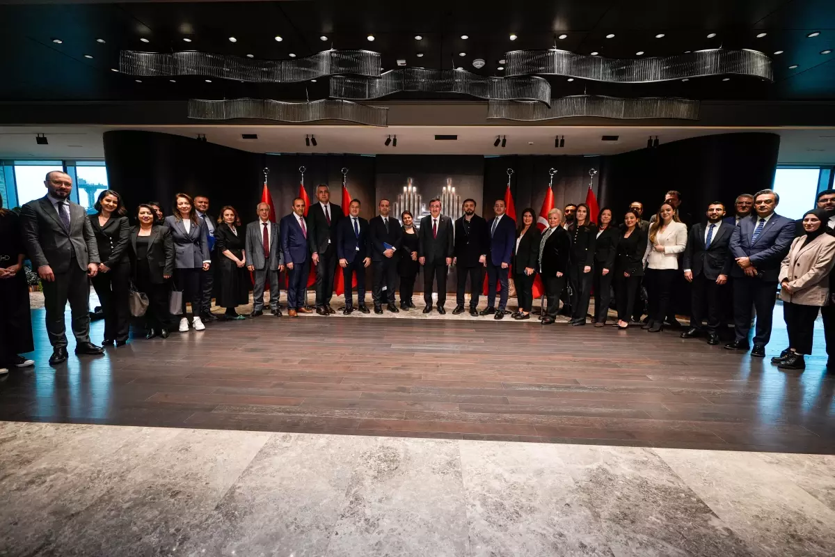Cevdet Yılmaz, 2026 Yılı Hedeflerine İlişkin Bilgilendirme Toplantısı'nda gazetecilerle bir araya geldi